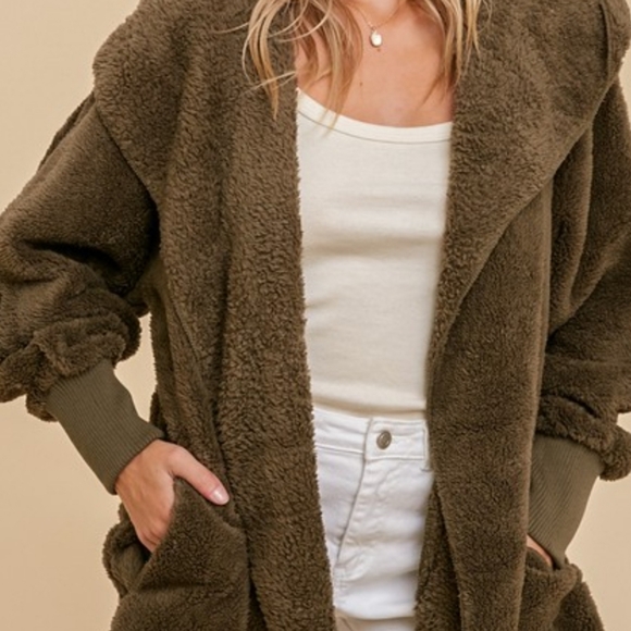 One size Olive Faux fur So Soft plush hooded teddy jacket with pockets - Picture 2 of 4